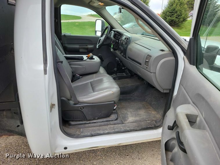 image for item DZ7075 2008 GMC Sierra 3500HD dump bed pickup truck