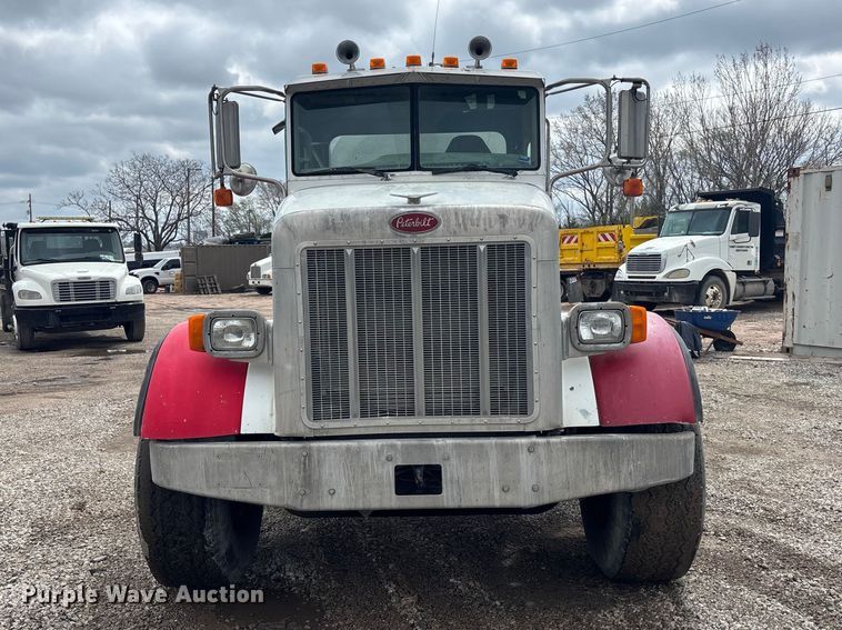 image for item EA4726 2007 Peterbilt 357 ready mix truck