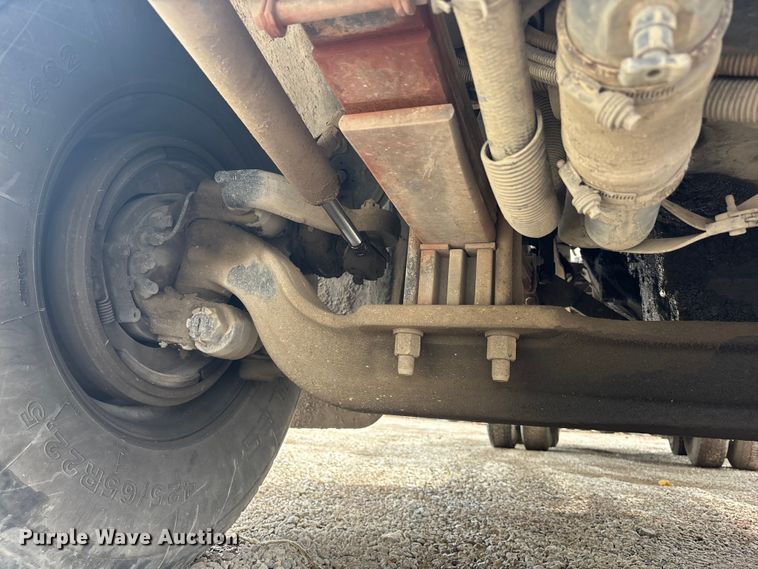 image for item EA4726 2007 Peterbilt 357 ready mix truck
