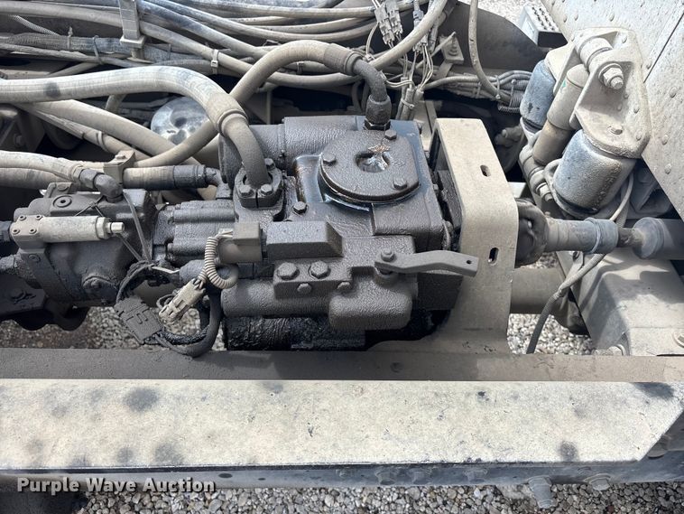 image for item EA4726 2007 Peterbilt 357 ready mix truck