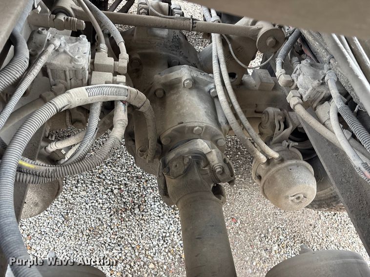 image for item EA4726 2007 Peterbilt 357 ready mix truck