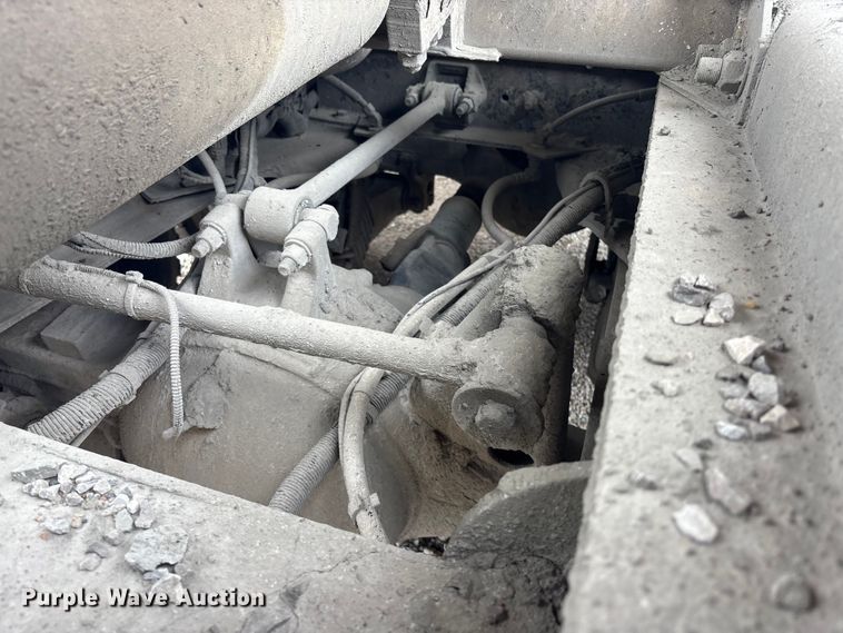 image for item EA4726 2007 Peterbilt 357 ready mix truck