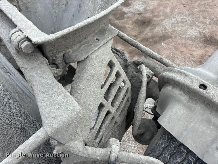 image for item EA4726 2007 Peterbilt 357 ready mix truck