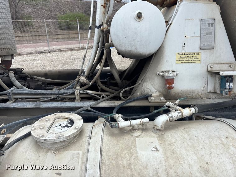 image for item EA4726 2007 Peterbilt 357 ready mix truck