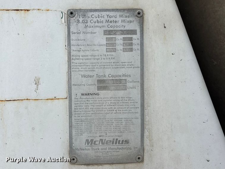 image for item EA4726 2007 Peterbilt 357 ready mix truck