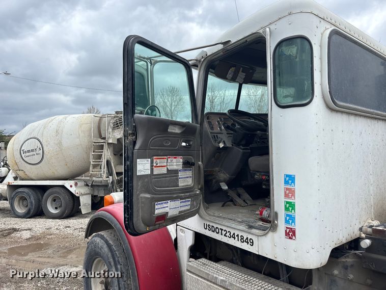 image for item EA4726 2007 Peterbilt 357 ready mix truck