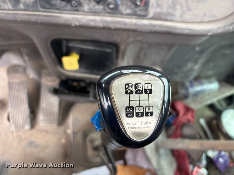 image for item EA4726 2007 Peterbilt 357 ready mix truck