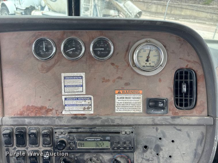 image for item EA4726 2007 Peterbilt 357 ready mix truck