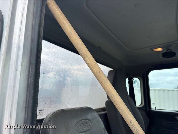 image for item EA4726 2007 Peterbilt 357 ready mix truck