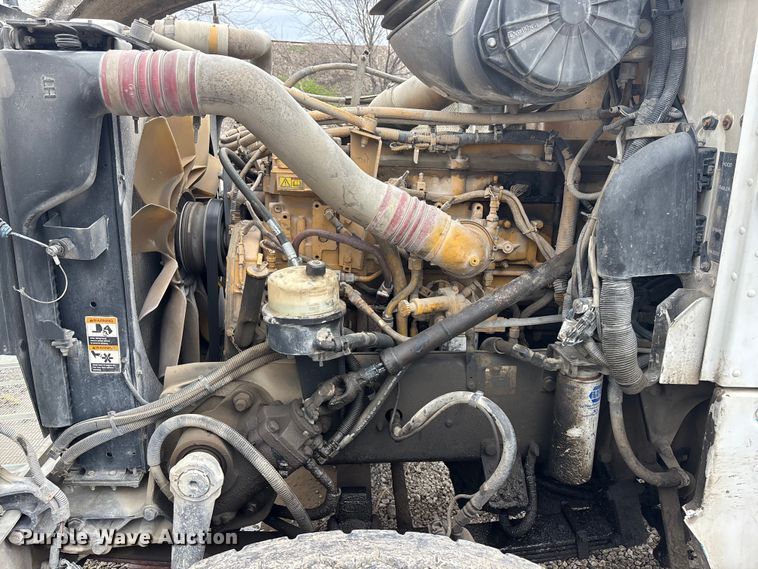 image for item EA4726 2007 Peterbilt 357 ready mix truck
