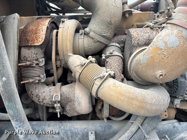 image for item EA4726 2007 Peterbilt 357 ready mix truck