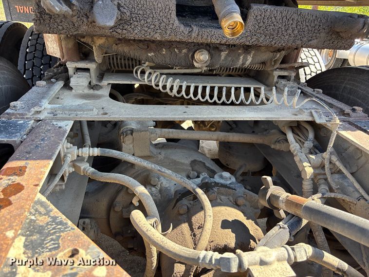 image for item EA4734 2007 Kenworth T800 semi truck