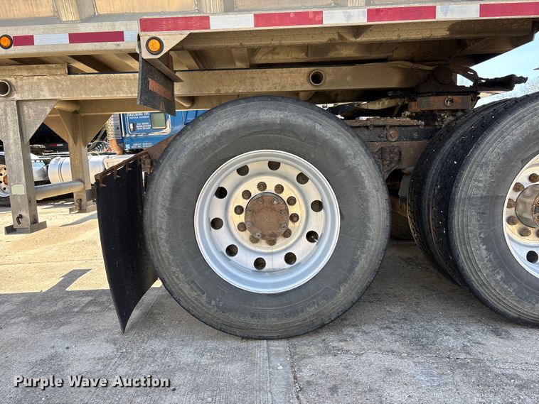 image for item EA4734 2007 Kenworth T800 semi truck