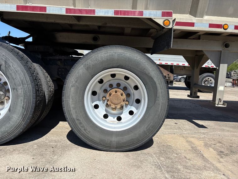 image for item EA4734 2007 Kenworth T800 semi truck