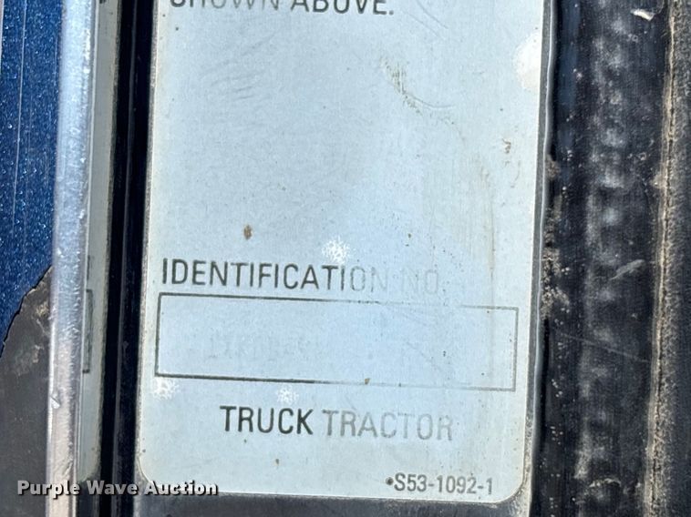 image for item EA4734 2007 Kenworth T800 semi truck