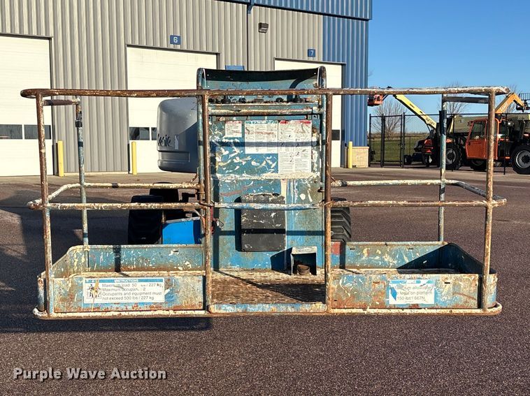 image for item EA4752 2006 Genie S-60 boom lift