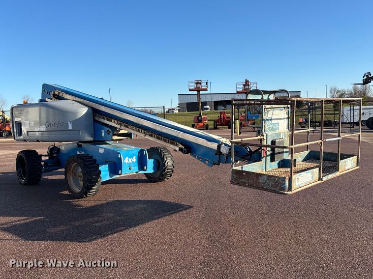 image for item EA4752 2006 Genie S-60 boom lift