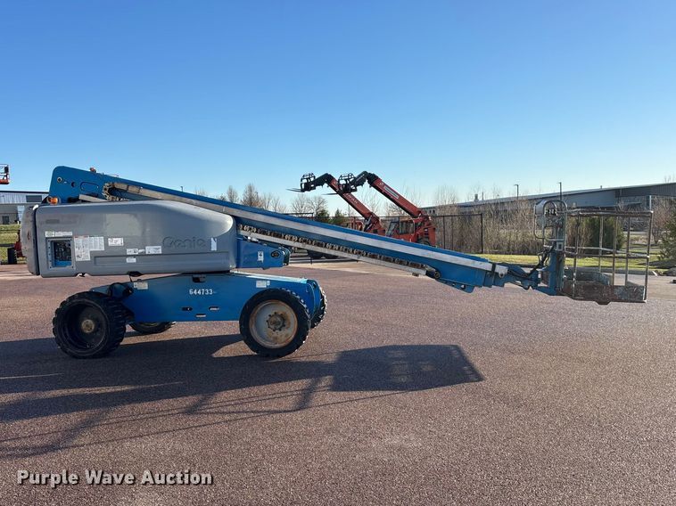 image for item EA4752 2006 Genie S-60 boom lift
