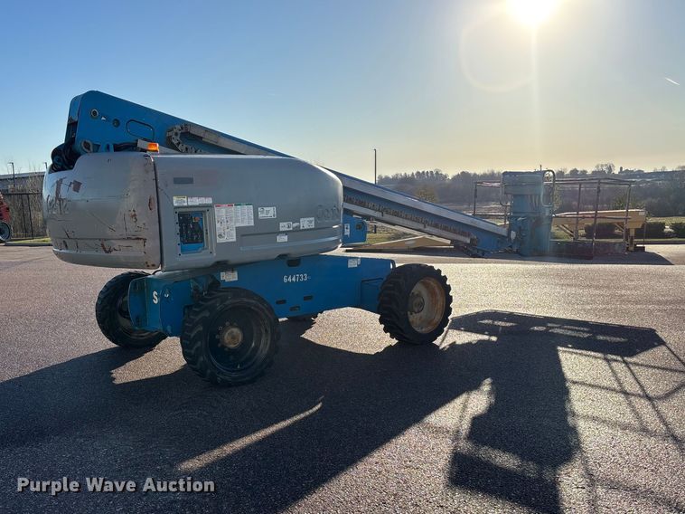 image for item EA4752 2006 Genie S-60 boom lift