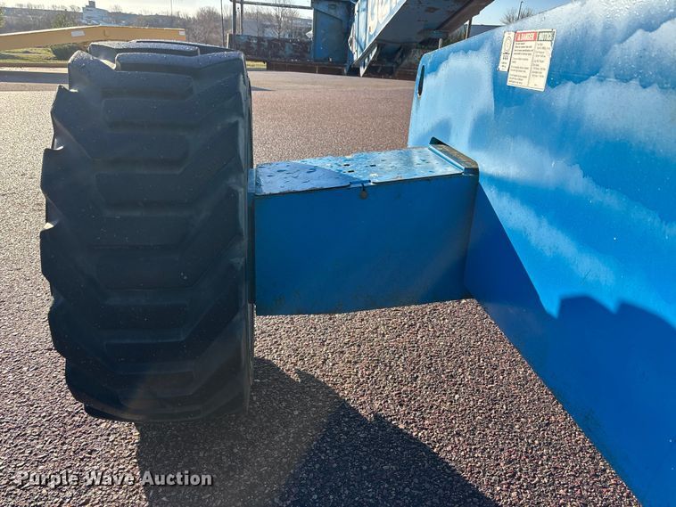 image for item EA4752 2006 Genie S-60 boom lift