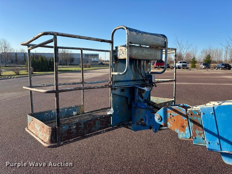 image for item EA4752 2006 Genie S-60 boom lift