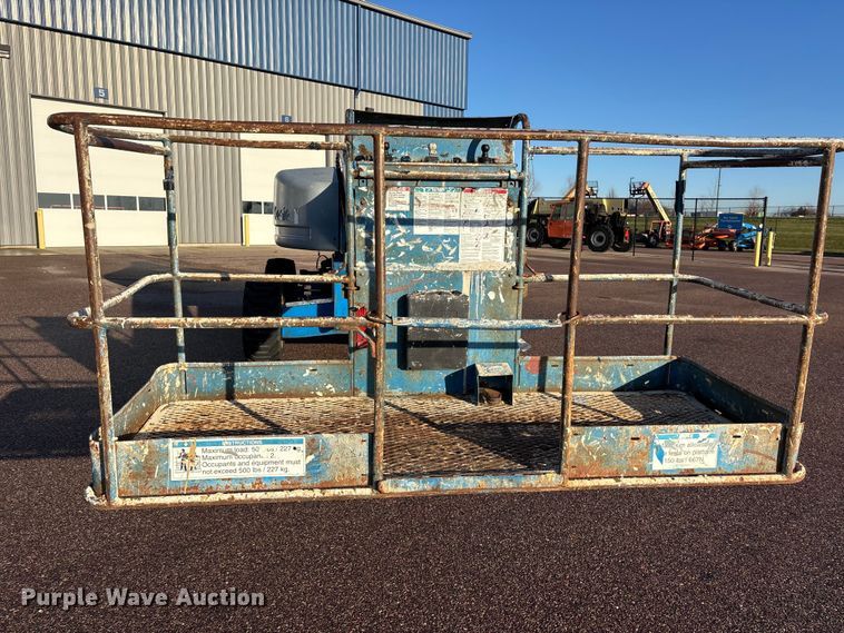 image for item EA4752 2006 Genie S-60 boom lift