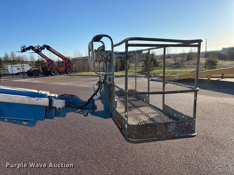 image for item EA4752 2006 Genie S-60 boom lift