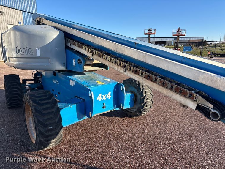image for item EA4752 2006 Genie S-60 boom lift