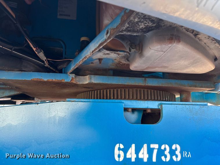 image for item EA4752 2006 Genie S-60 boom lift