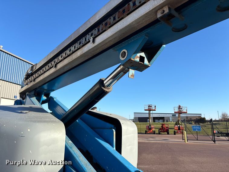 image for item EA4752 2006 Genie S-60 boom lift