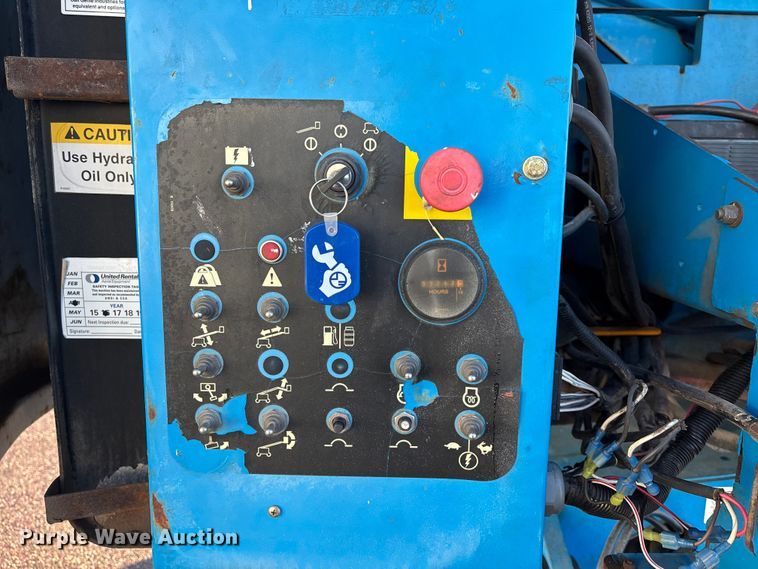 image for item EA4752 2006 Genie S-60 boom lift