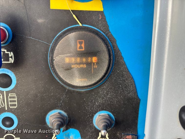 image for item EA4752 2006 Genie S-60 boom lift