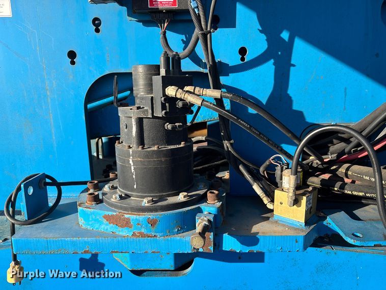 image for item EA4752 2006 Genie S-60 boom lift