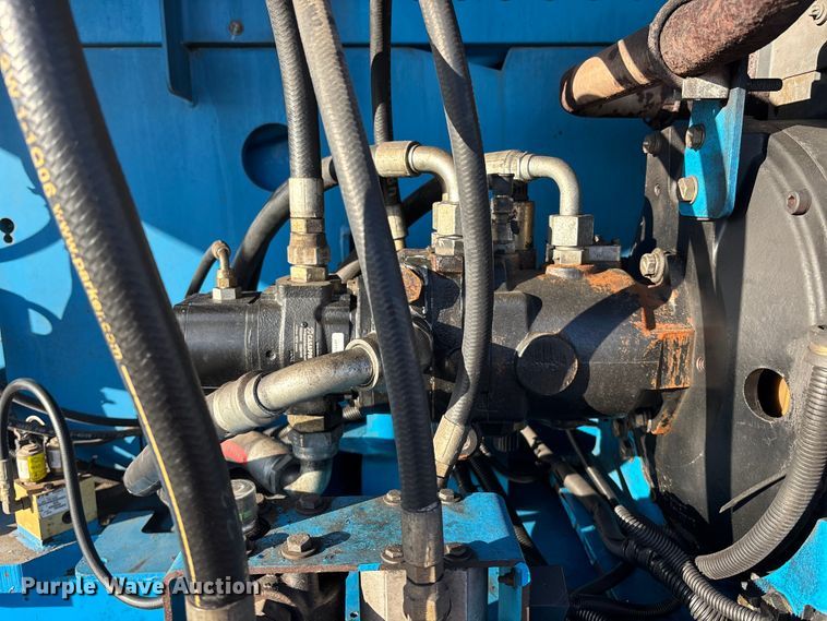 image for item EA4752 2006 Genie S-60 boom lift