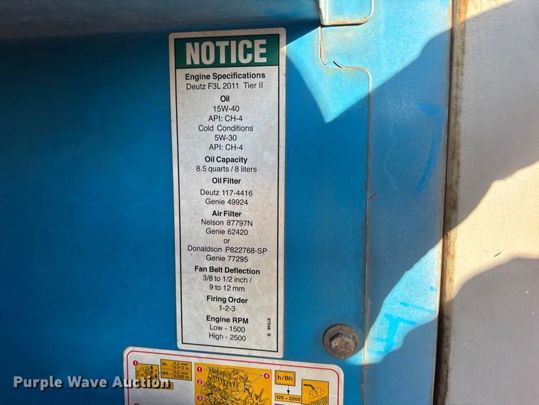 image for item EA4752 2006 Genie S-60 boom lift