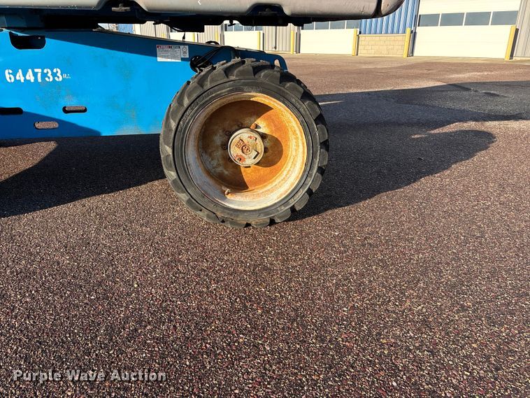 image for item EA4752 2006 Genie S-60 boom lift