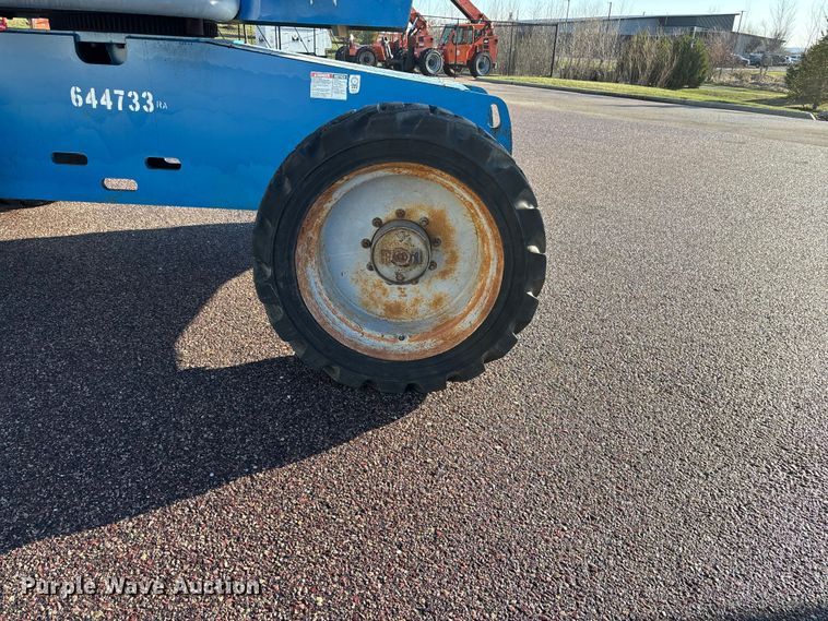 image for item EA4752 2006 Genie S-60 boom lift