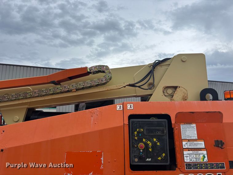 image for item EA4759 2005 JLG 860SJ boom lift