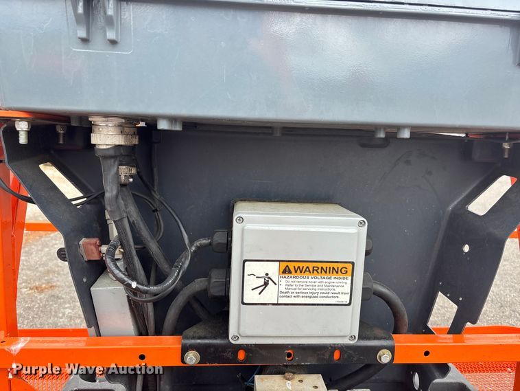 image for item EA4759 2005 JLG 860SJ boom lift