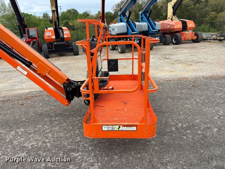 image for item EA4759 2005 JLG 860SJ boom lift