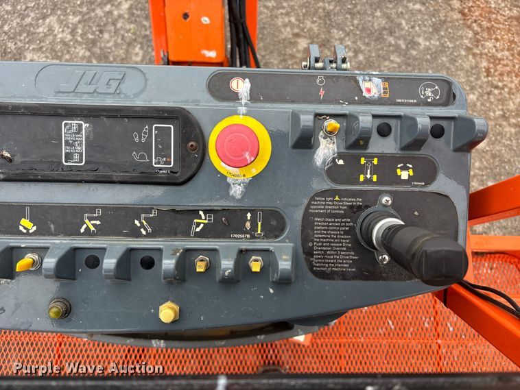 image for item EA4759 2005 JLG 860SJ boom lift