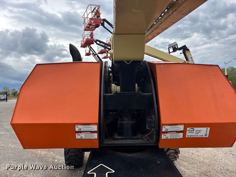 image for item EA4759 2005 JLG 860SJ boom lift