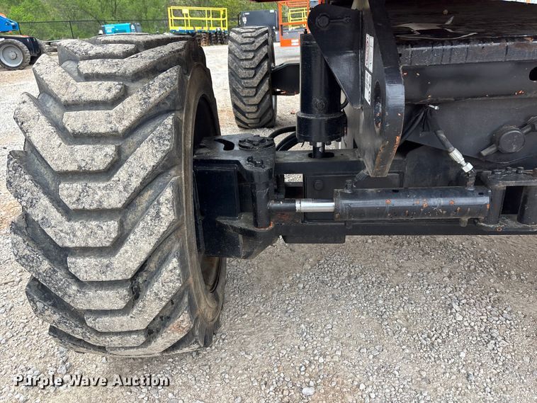 image for item EA4759 2005 JLG 860SJ boom lift