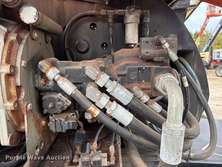 image for item EA4759 2005 JLG 860SJ boom lift