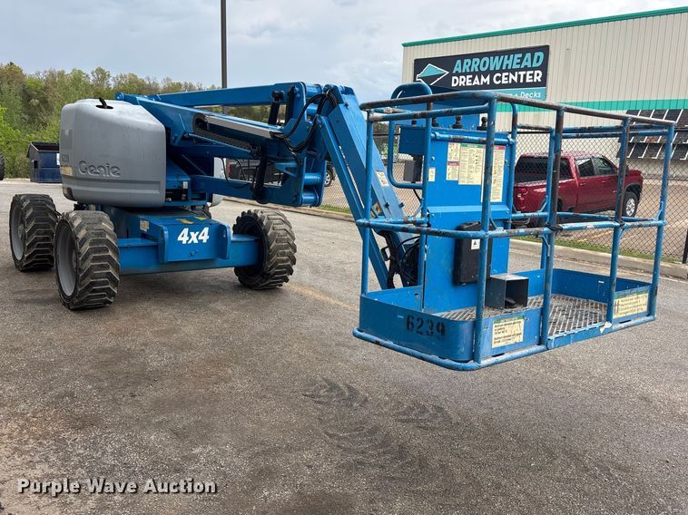 image for item EA4760 2011 Genie Z-45/25J boom lift