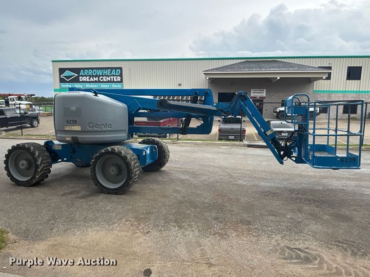 image for item EA4760 2011 Genie Z-45/25J boom lift