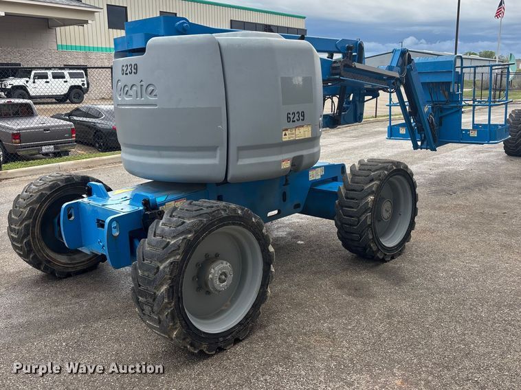 image for item EA4760 2011 Genie Z-45/25J boom lift