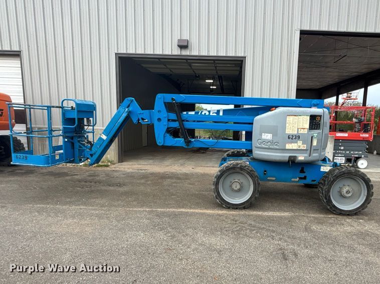 image for item EA4760 2011 Genie Z-45/25J boom lift