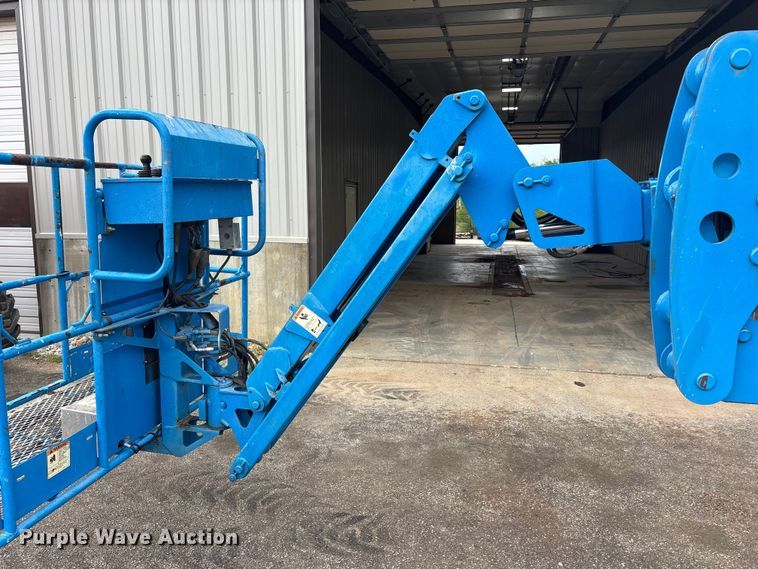 image for item EA4760 2011 Genie Z-45/25J boom lift