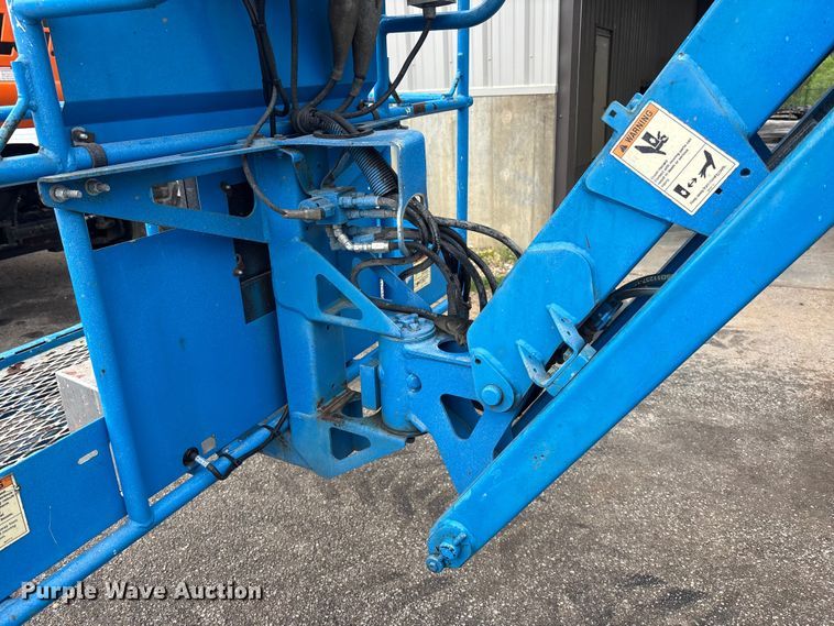 image for item EA4760 2011 Genie Z-45/25J boom lift